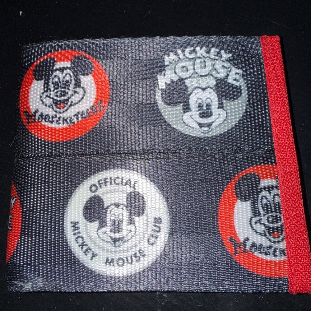 Harveys‎ seatbelt Mickey Mouse Club Boyfriend Wallet